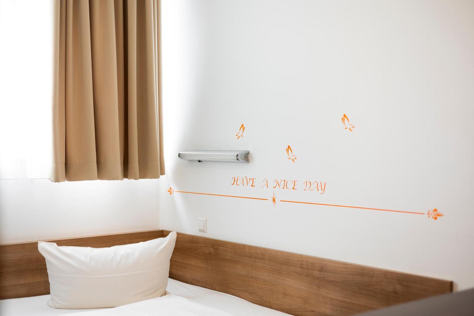 Orange Hotel Und Apartments Neu-Ulm Ngoại thất bức ảnh