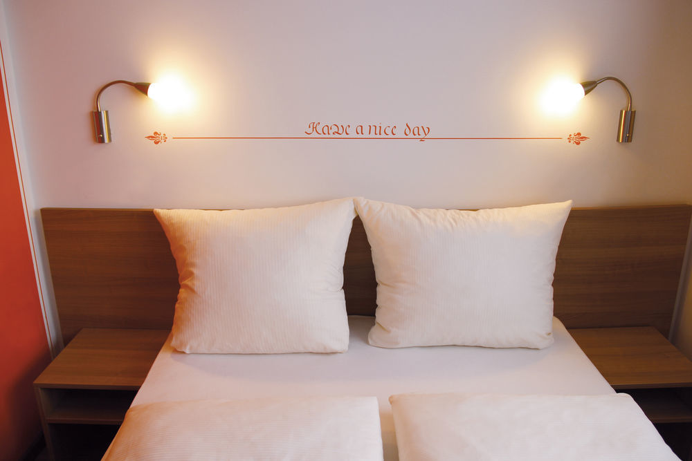 Orange Hotel Und Apartments Neu-Ulm Ngoại thất bức ảnh