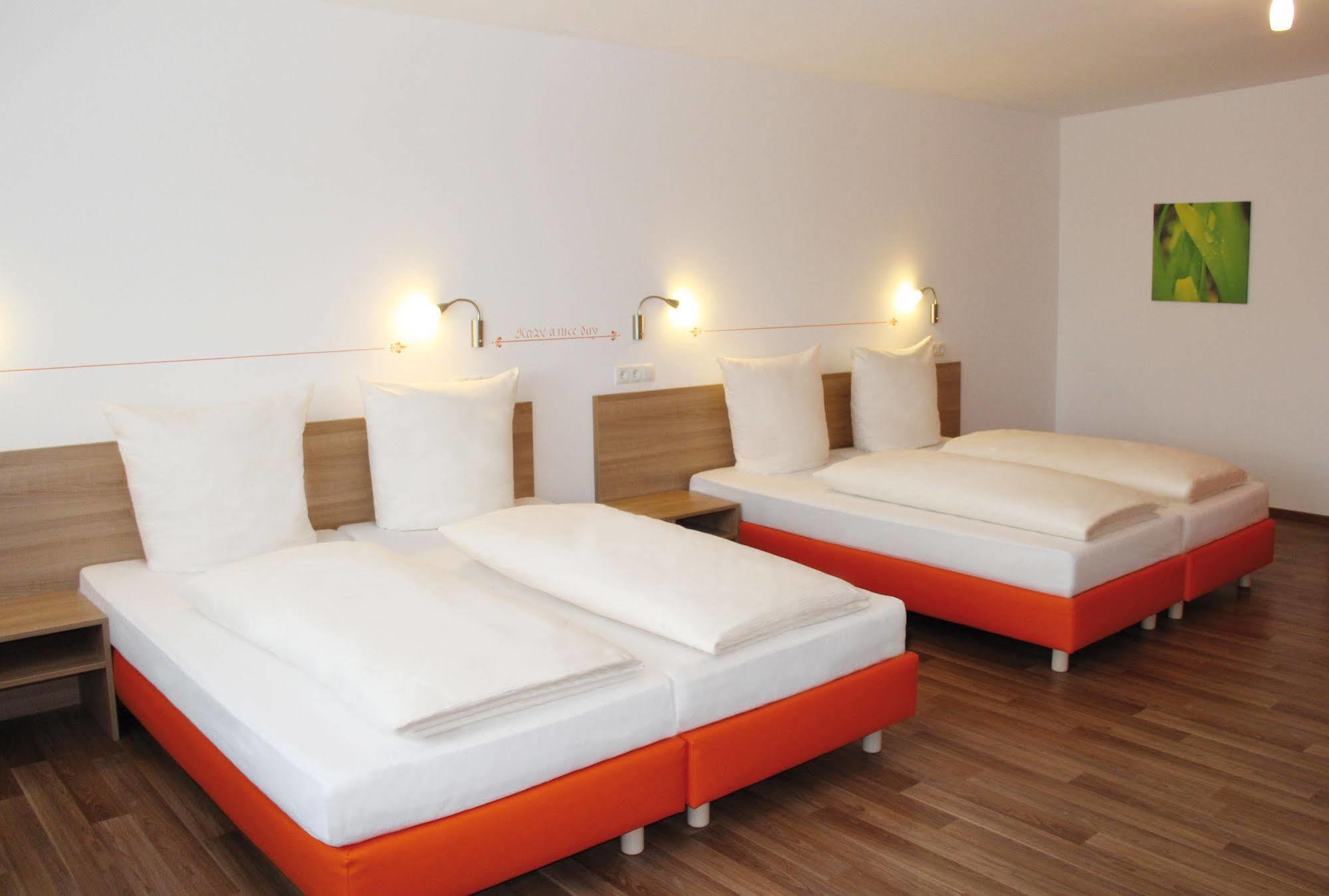 Orange Hotel Und Apartments Neu-Ulm Ngoại thất bức ảnh